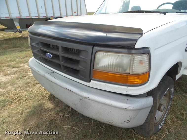 image for item DA4559 1995 Ford F150 pickup truck