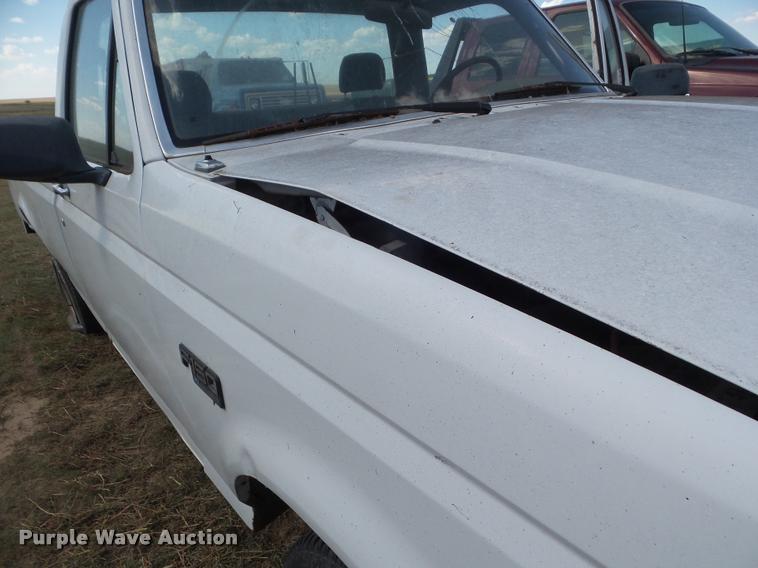 image for item DA4559 1995 Ford F150 pickup truck
