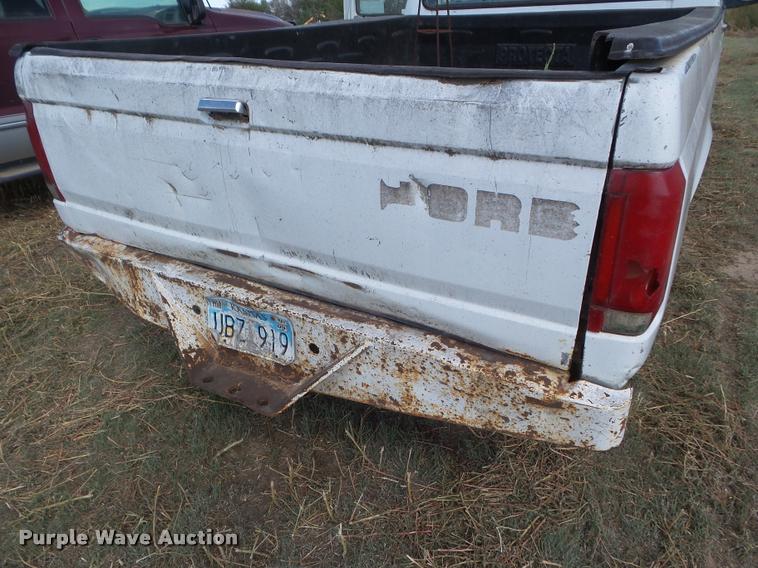 image for item DA4559 1995 Ford F150 pickup truck
