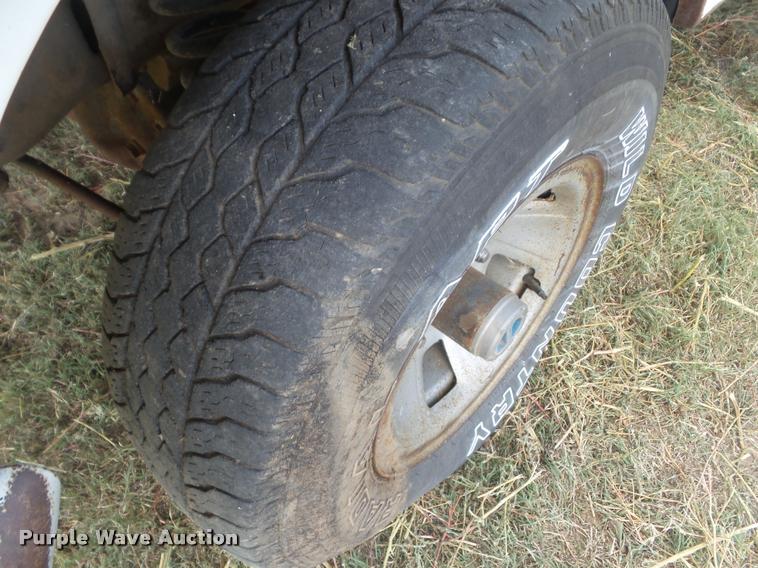 image for item DA4559 1995 Ford F150 pickup truck