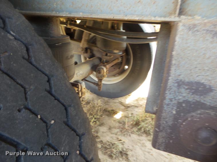 image for item DA4562 1995 Merritt double hopper grain trailer