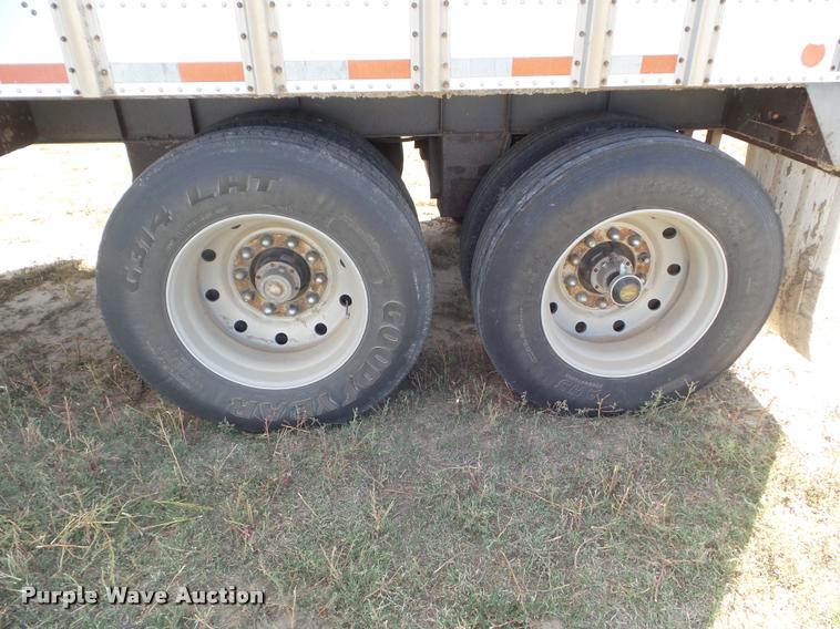 image for item DA4562 1995 Merritt double hopper grain trailer