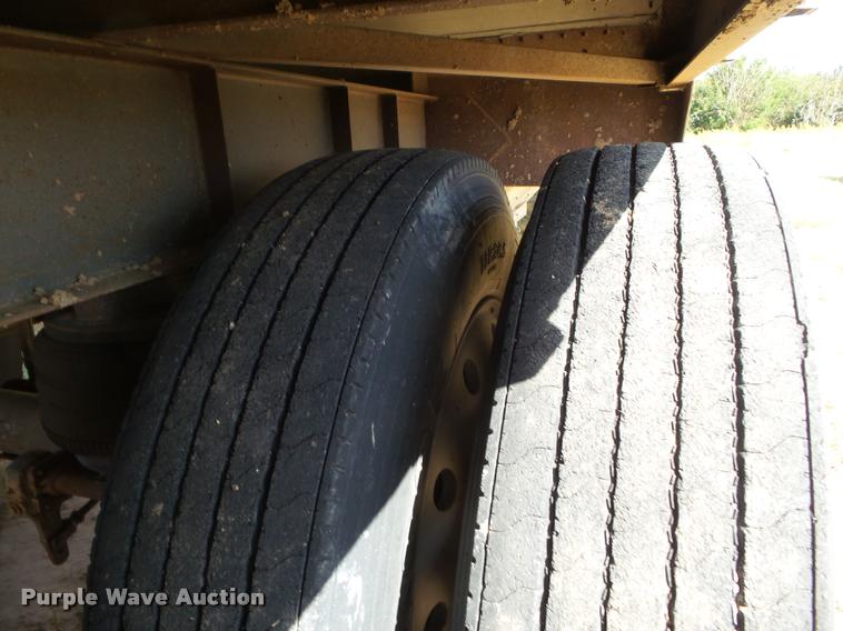 image for item DA4562 1995 Merritt double hopper grain trailer