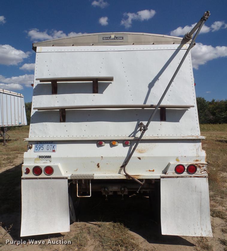 image for item DA4563 1994 Doonan double hopper grain trailer