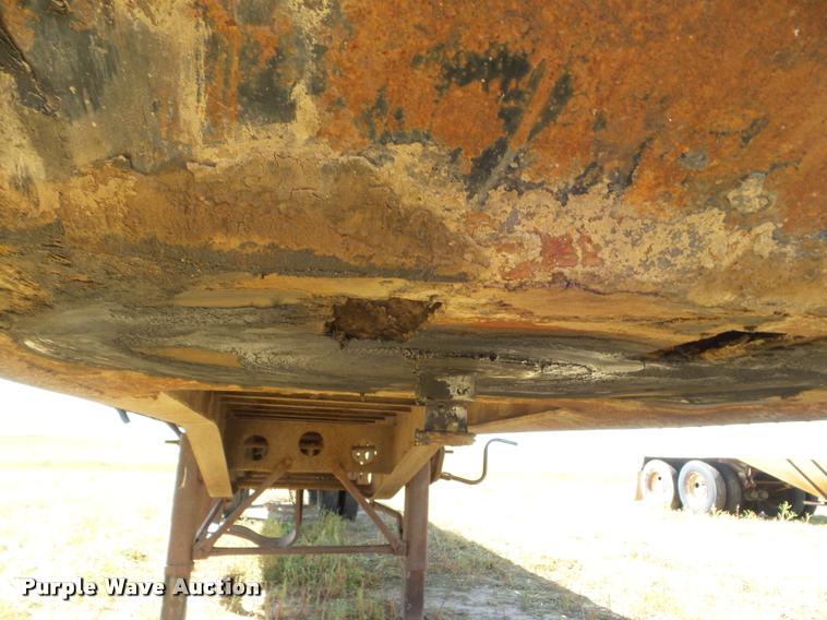 image for item DA4564 1987 Transcraft flatbed trailer