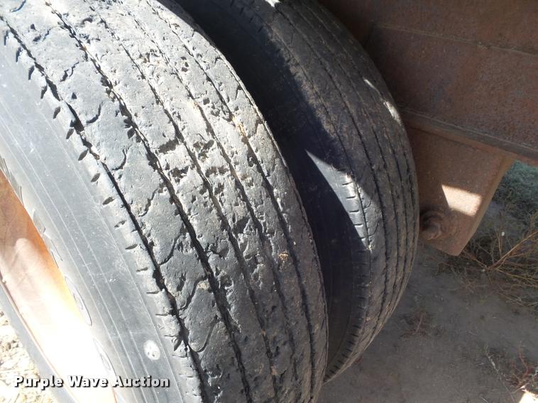 image for item DA4564 1987 Transcraft flatbed trailer