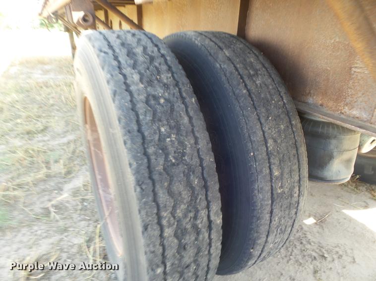 image for item DA4564 1987 Transcraft flatbed trailer