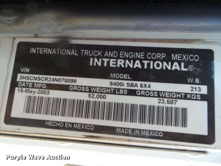image for item DA4565 2004 International 9400i semi truck