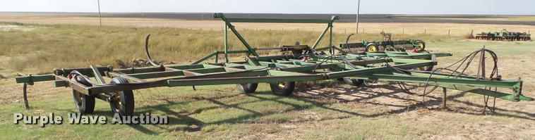 image for item DA4571 John Deere 1600 chisel