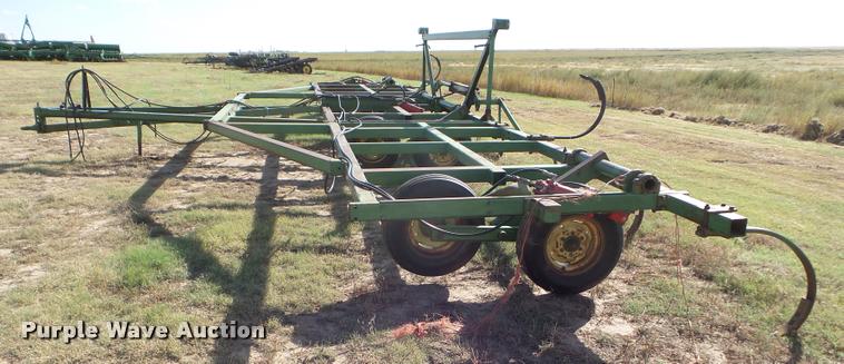 image for item DA4571 John Deere 1600 chisel