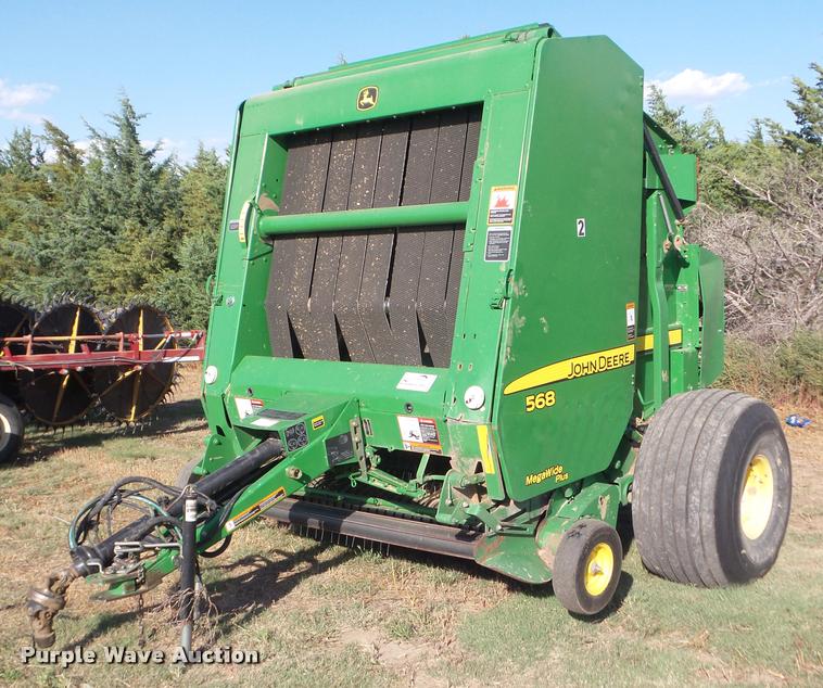 image for item DA4594 John Deere 568 Mega Wide Plus round baler