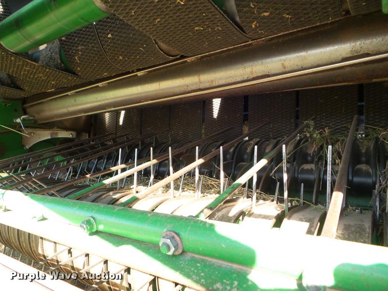 image for item DA4594 John Deere 568 Mega Wide Plus round baler