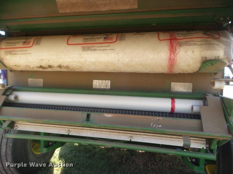 image for item DA4594 John Deere 568 Mega Wide Plus round baler