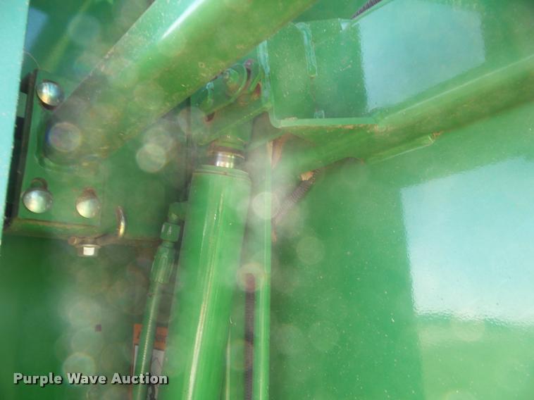 image for item DA4594 John Deere 568 Mega Wide Plus round baler