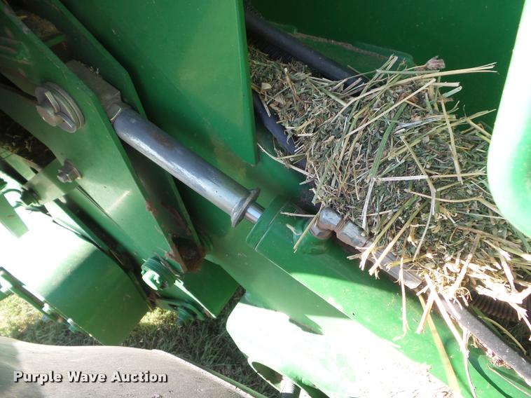 image for item DA4594 John Deere 568 Mega Wide Plus round baler