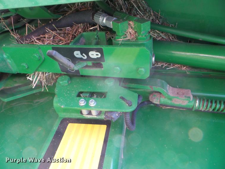 image for item DA4594 John Deere 568 Mega Wide Plus round baler