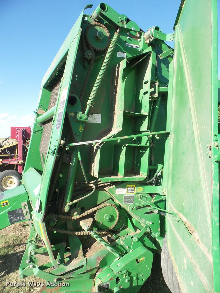 image for item DA4594 John Deere 568 Mega Wide Plus round baler
