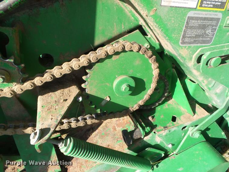 image for item DA4594 John Deere 568 Mega Wide Plus round baler