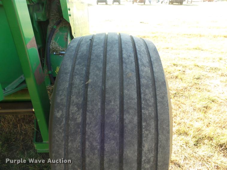 image for item DA4594 John Deere 568 Mega Wide Plus round baler