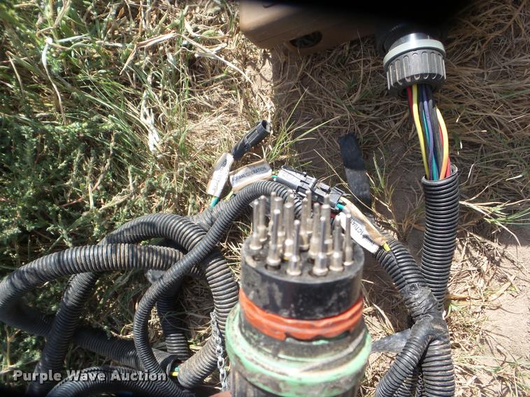 image for item DA4594 John Deere 568 Mega Wide Plus round baler