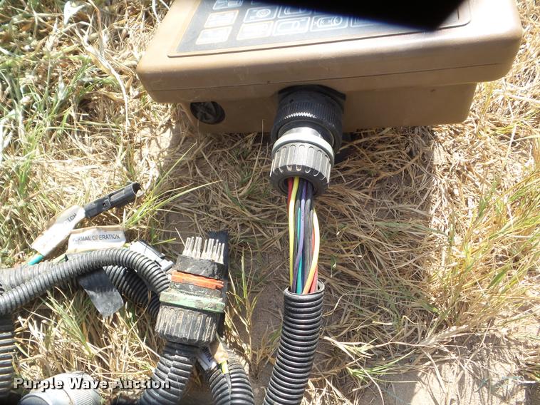 image for item DA4594 John Deere 568 Mega Wide Plus round baler