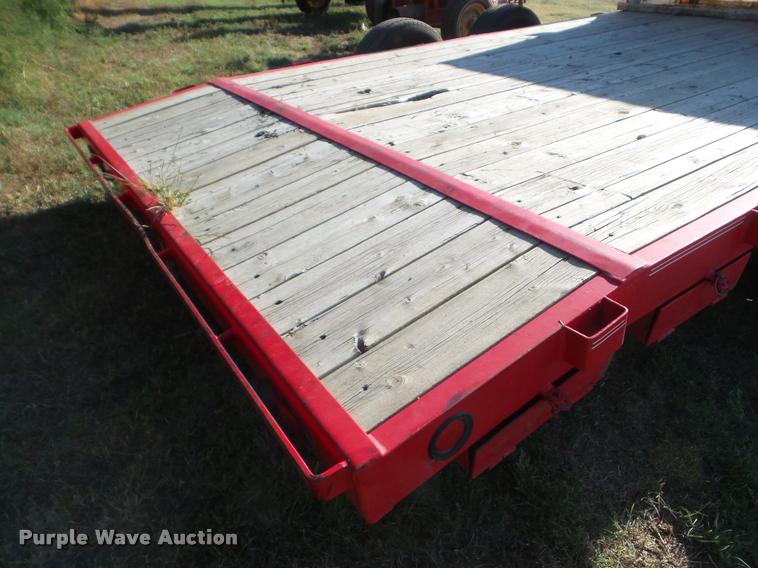 image for item DA4599 Circle L utility trailer