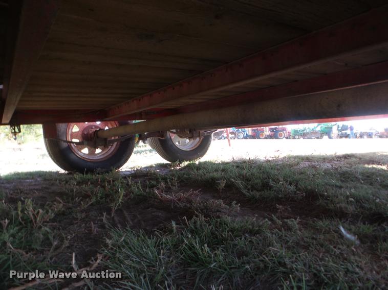 image for item DA4599 Circle L utility trailer