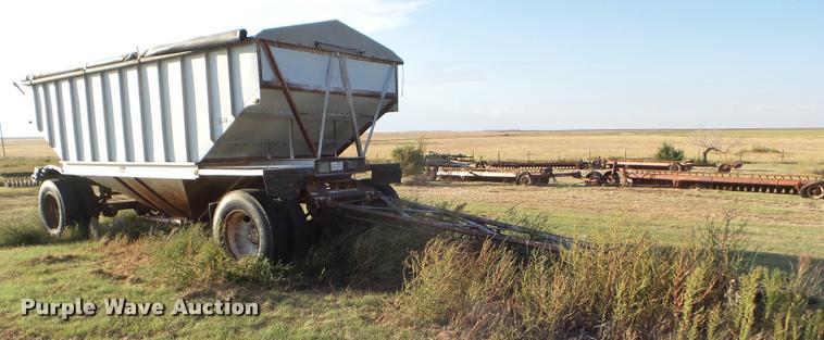 image for item DA4605 1981 Doonan single hopper grain trailer