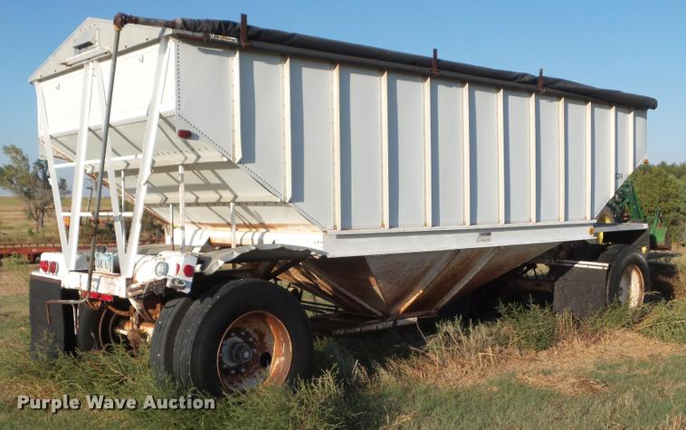 image for item DA4605 1981 Doonan single hopper grain trailer