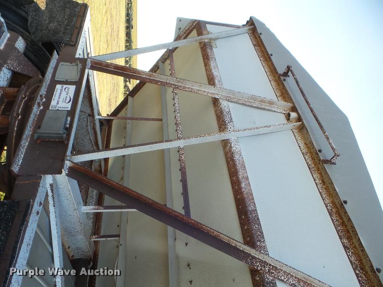 image for item DA4605 1981 Doonan single hopper grain trailer
