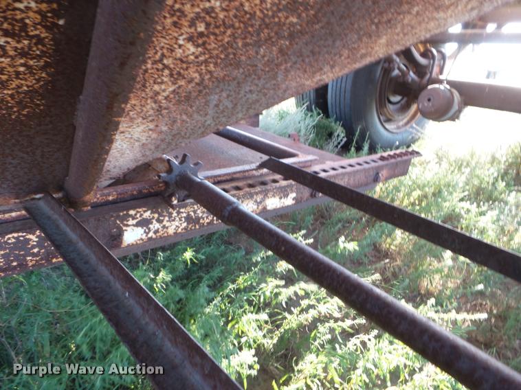 image for item DA4605 1981 Doonan single hopper grain trailer