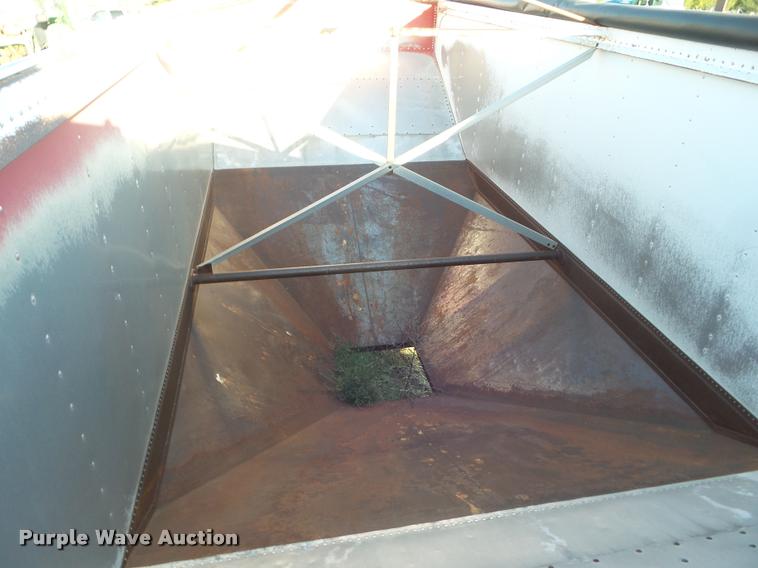 image for item DA4605 1981 Doonan single hopper grain trailer