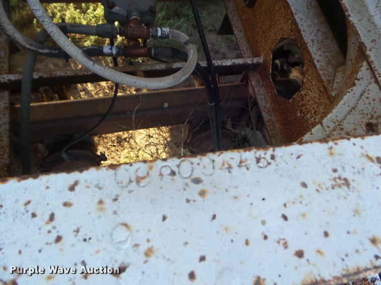 image for item DA4605 1981 Doonan single hopper grain trailer