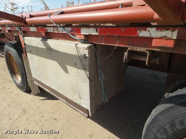 image for item DA4614 1995 Daco flatbed trailer