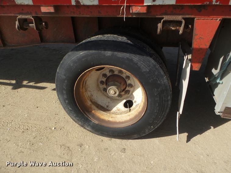 image for item DA4614 1995 Daco flatbed trailer