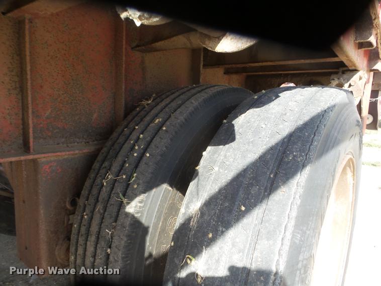 image for item DA4614 1995 Daco flatbed trailer