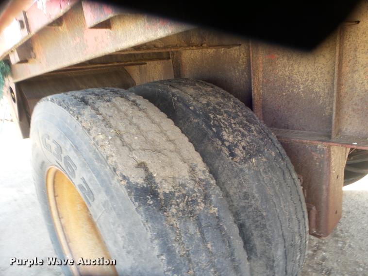 image for item DA4614 1995 Daco flatbed trailer