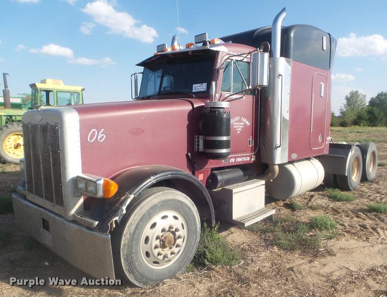 image for item DA4615 1997 Peterbilt 378 semi truck