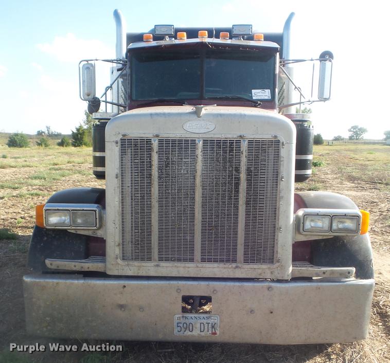 image for item DA4615 1997 Peterbilt 378 semi truck