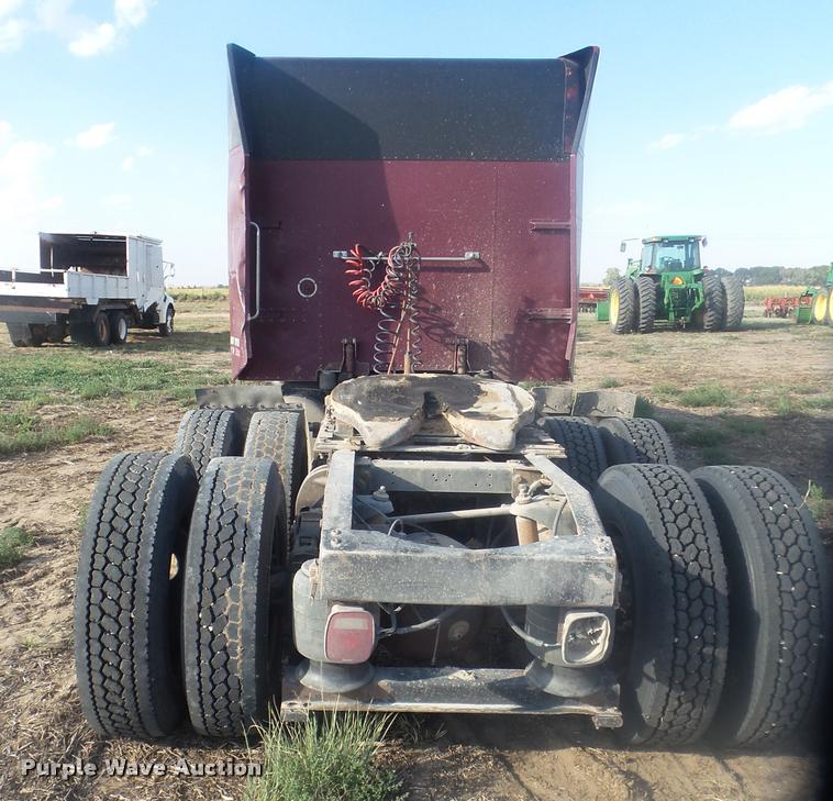 image for item DA4615 1997 Peterbilt 378 semi truck