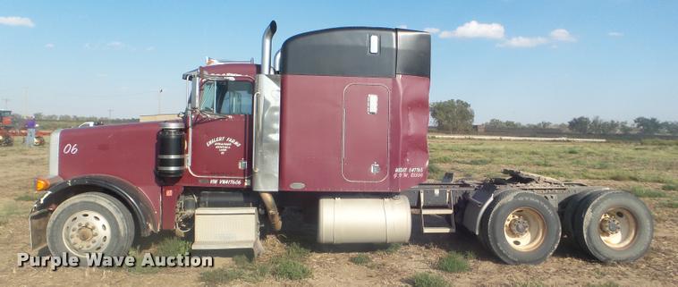 image for item DA4615 1997 Peterbilt 378 semi truck