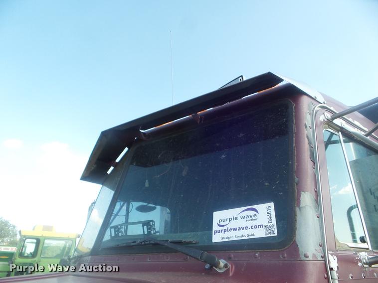 image for item DA4615 1997 Peterbilt 378 semi truck