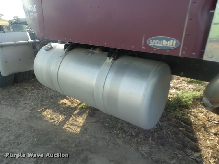 image for item DA4615 1997 Peterbilt 378 semi truck