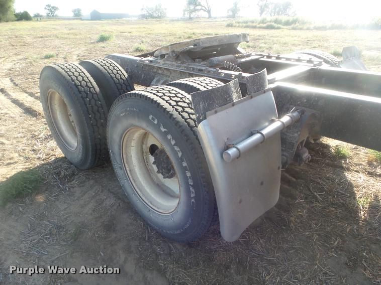 image for item DA4615 1997 Peterbilt 378 semi truck