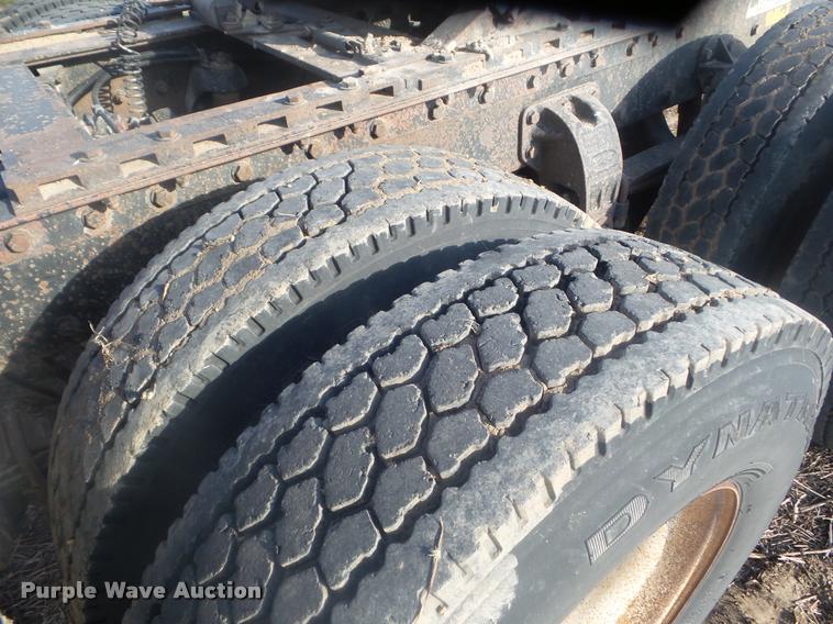 image for item DA4615 1997 Peterbilt 378 semi truck