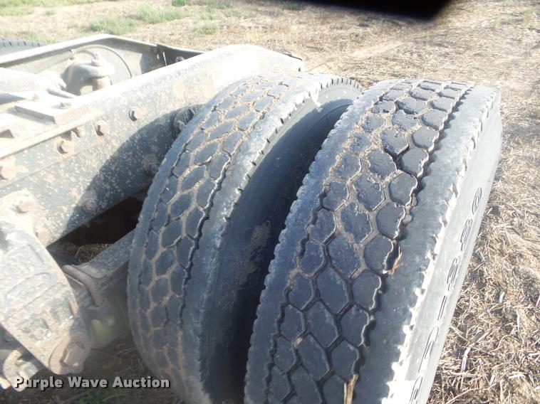 image for item DA4615 1997 Peterbilt 378 semi truck