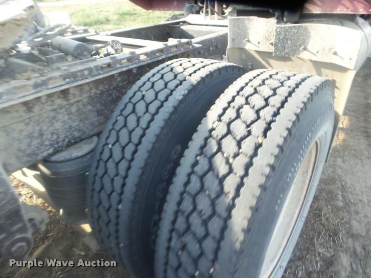 image for item DA4615 1997 Peterbilt 378 semi truck