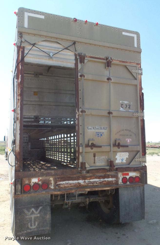 image for item DA4616 1989 Wilson PSDCL-206 livestock trailer