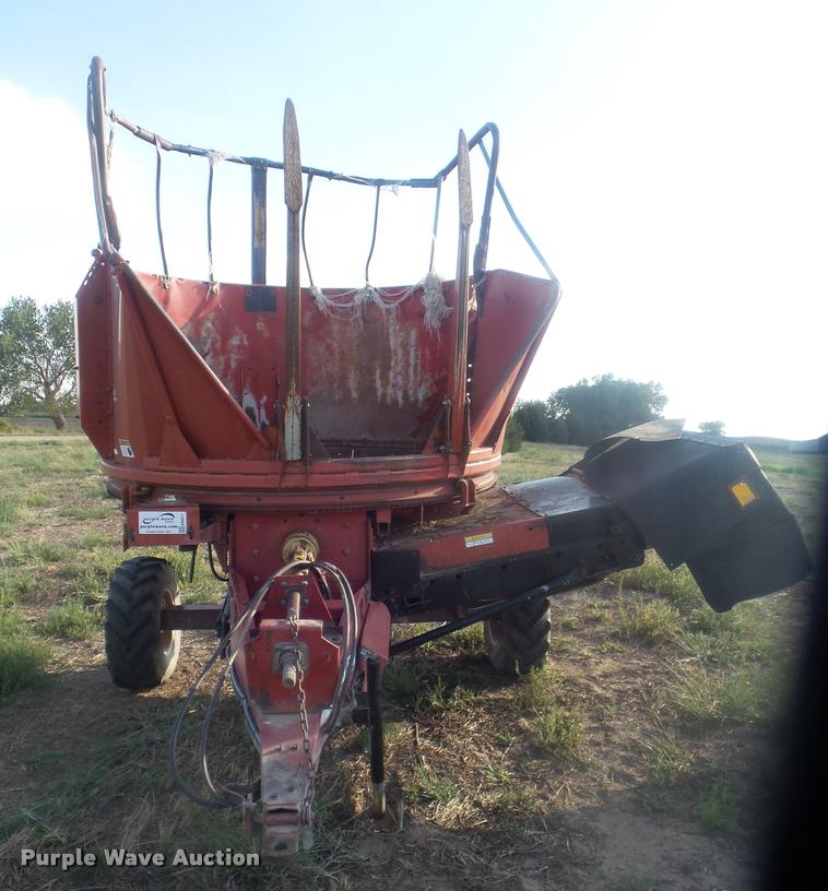 image for item DA4617 Case IH 8610 bale processor