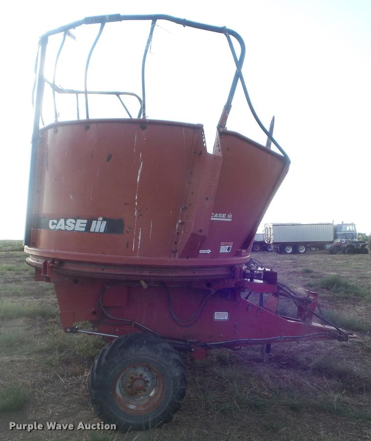 image for item DA4617 Case IH 8610 bale processor